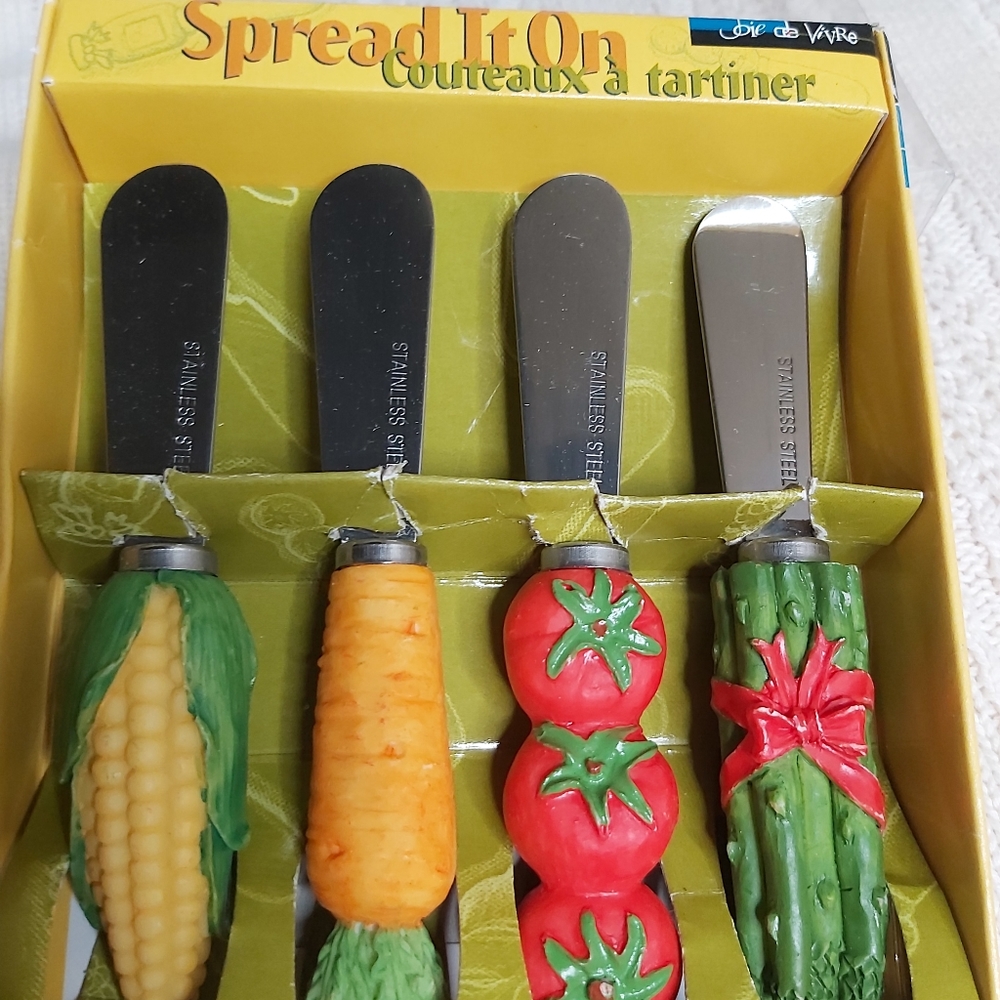 4 PC set of decorative spreaders